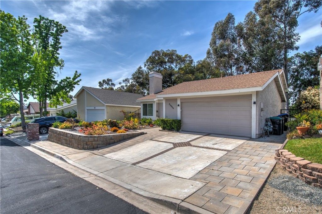 Photo of 23925 Copenhagen Street, Mission Viejo, CA 92691 (MLS # OC25270237)