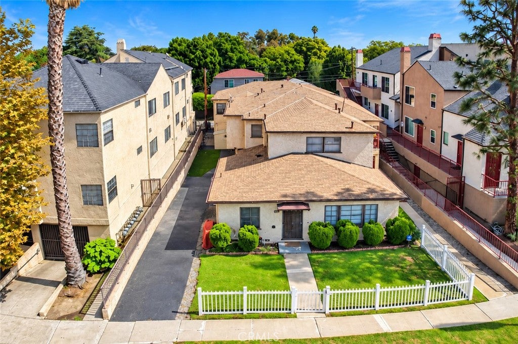 2526 S Centinela Avenue