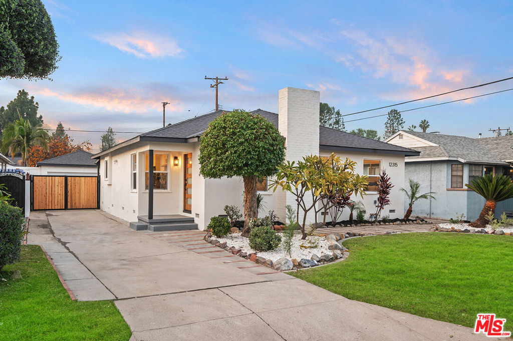 Properties 1 12315 Norlain Avenue