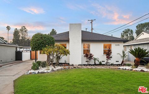 12315 Norlain Avenue Downey CA 90242