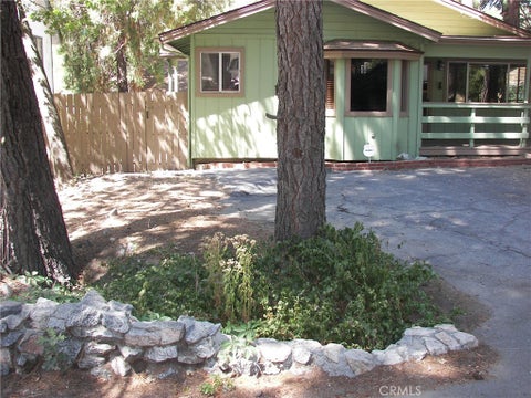 Photo of 22920 Fir LN, Crestline, CA 92325 (MLS # IG26185197)