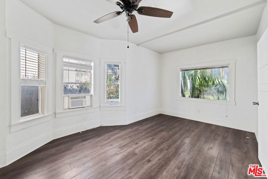 1121 S Serrano Avenue