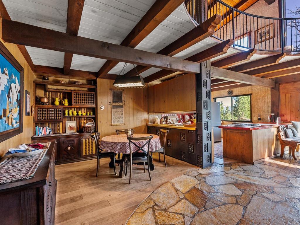 1082 Mountain Canary Drive