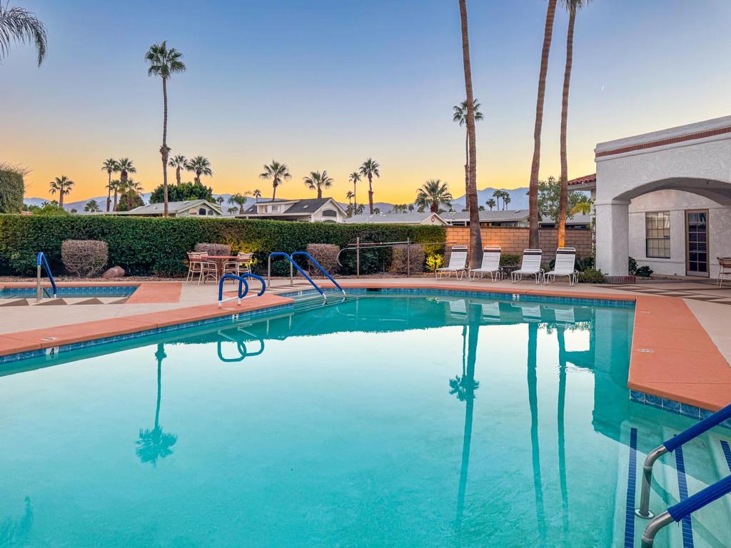 Desert Shadows Rv Re - Manufactured In Park