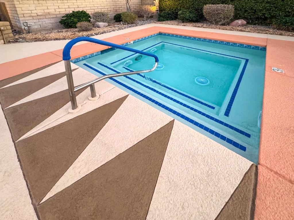 Desert Shadows Rv Re - Manufactured In Park