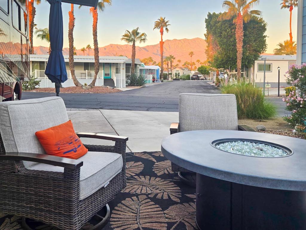 Desert Shadows Rv Re - Manufactured In Park