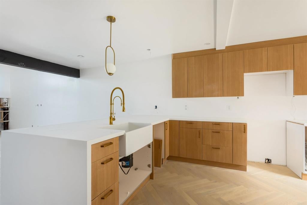 2510 Navarra Drive 524