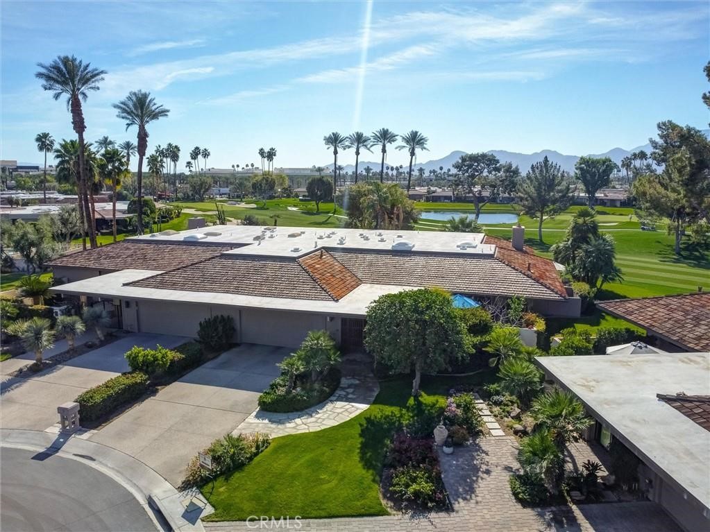 6 Whittier Court