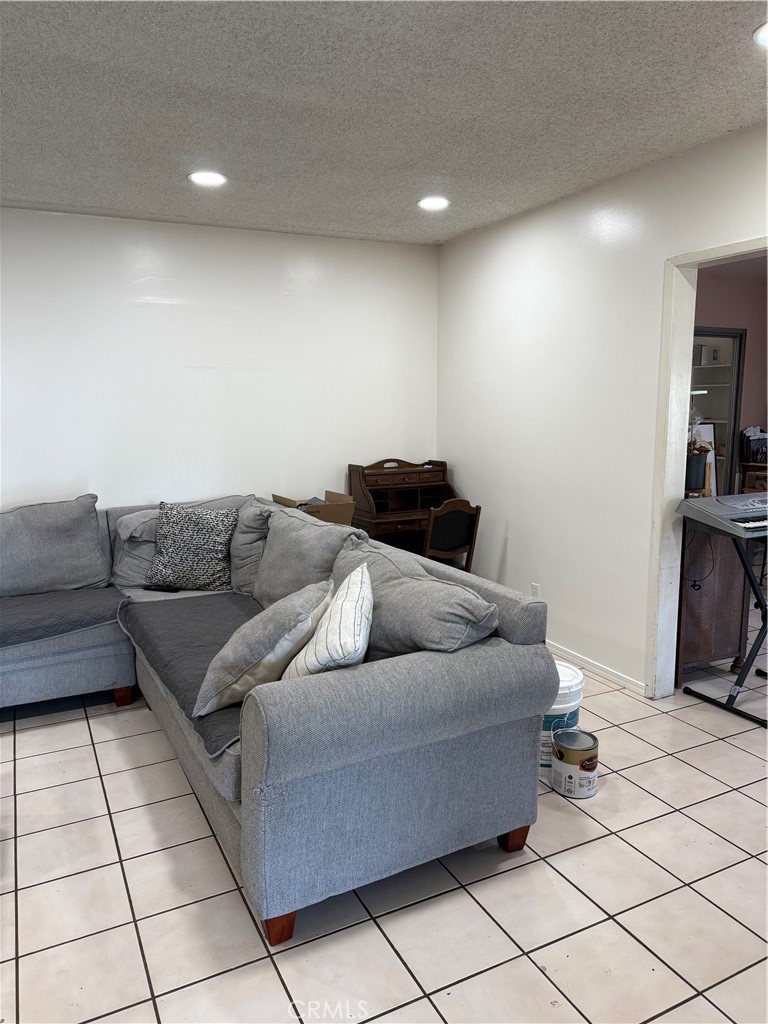 1507 Lovering Avenue