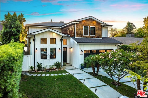 Photo of 5045 Willowcrest Avenue, Toluca Lake, CA 91601 (MLS # 26985723)
