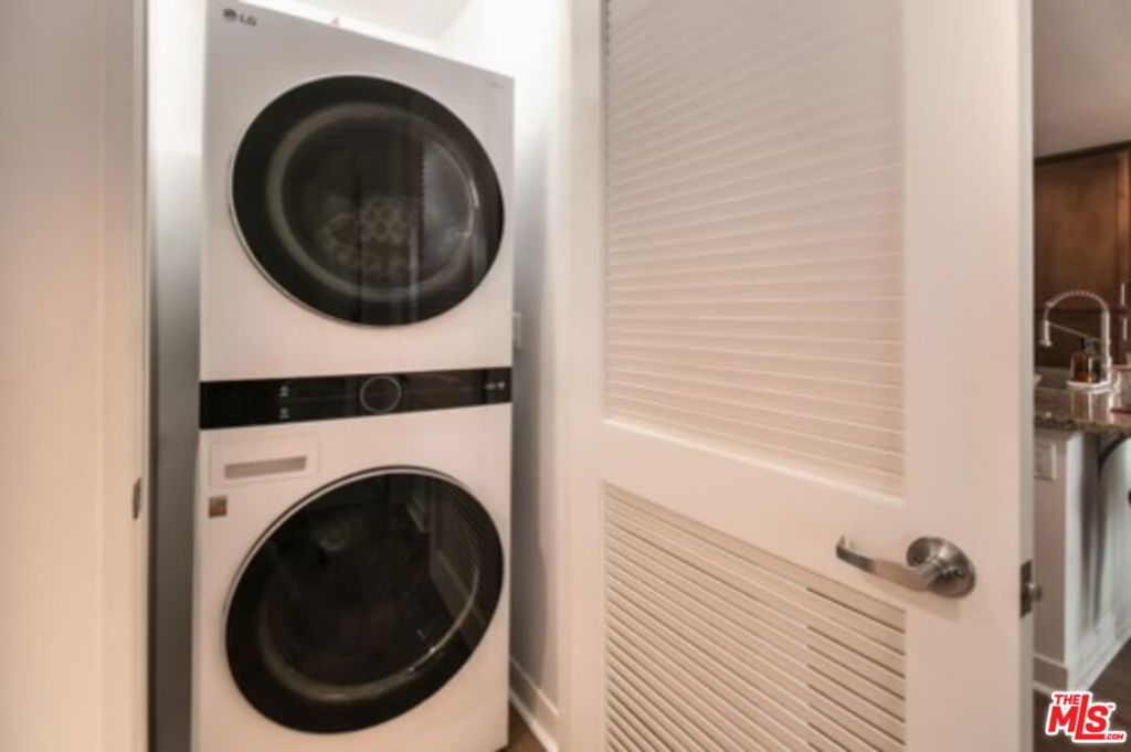 21301 Erwin Street 414