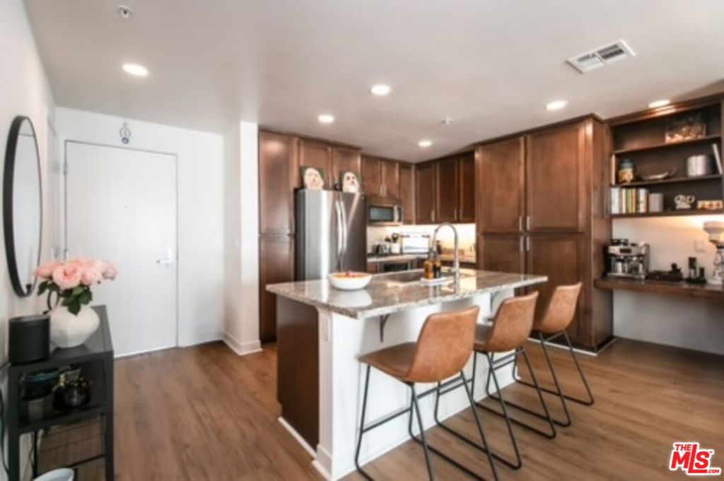 21301 Erwin Street 414