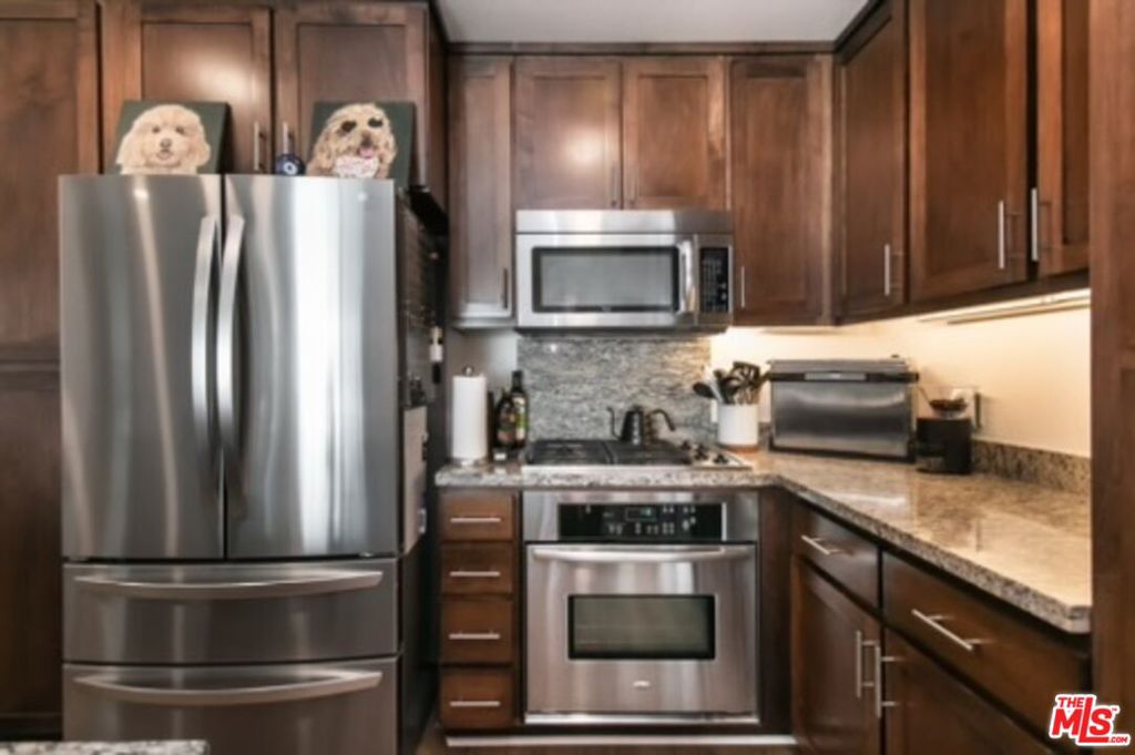 21301 Erwin Street 414