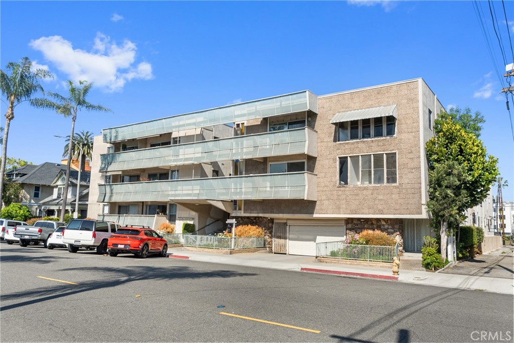 528 Cedar Avenue 2B