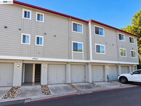 Photo of 29621 Red Oak Ct CT #3, Hayward, CA 94544 (MLS # 41148889)