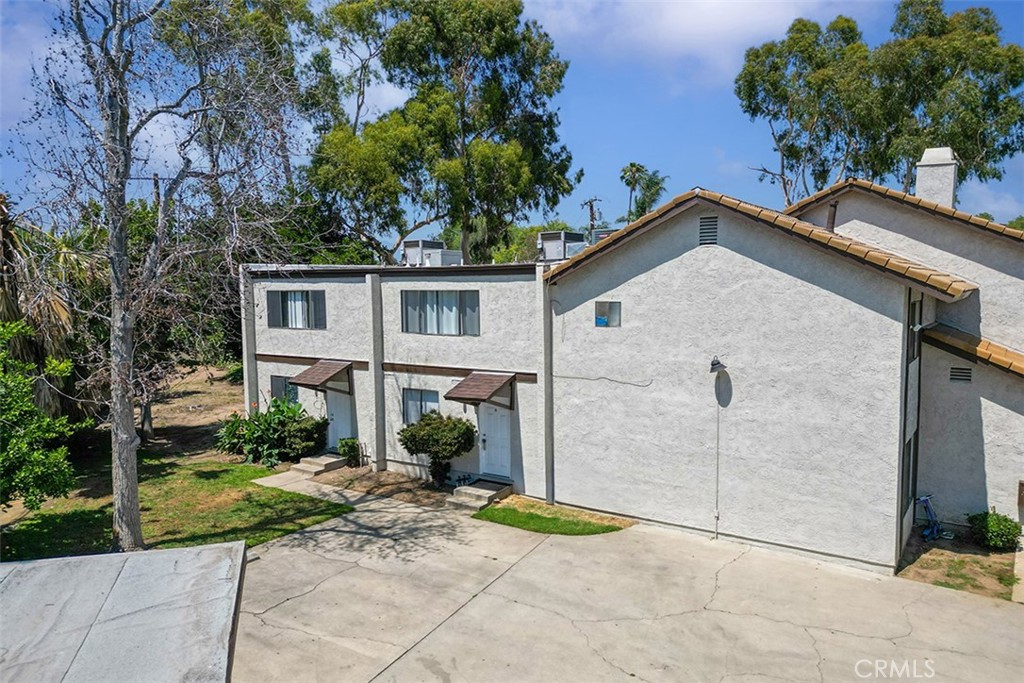 1553 Dennis Place