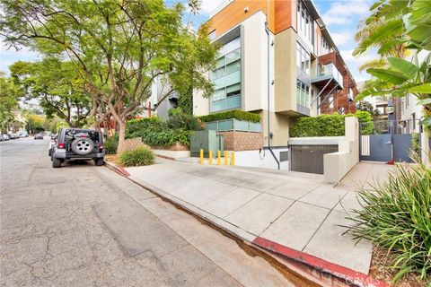 Photo of 1250 N Harper #303, West Hollywood, CA 90046 (MLS # SR26009360)