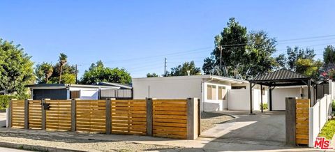 20608 Haynes Street Winnetka CA 91306