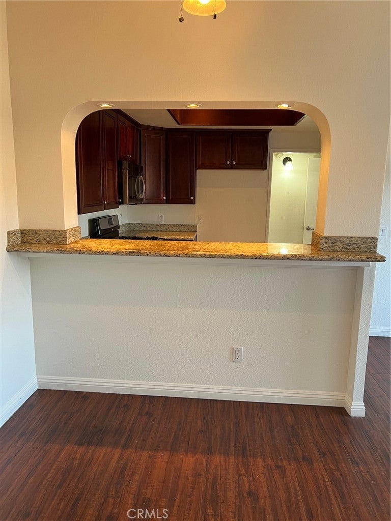 10943 Laurel Canyon C-20