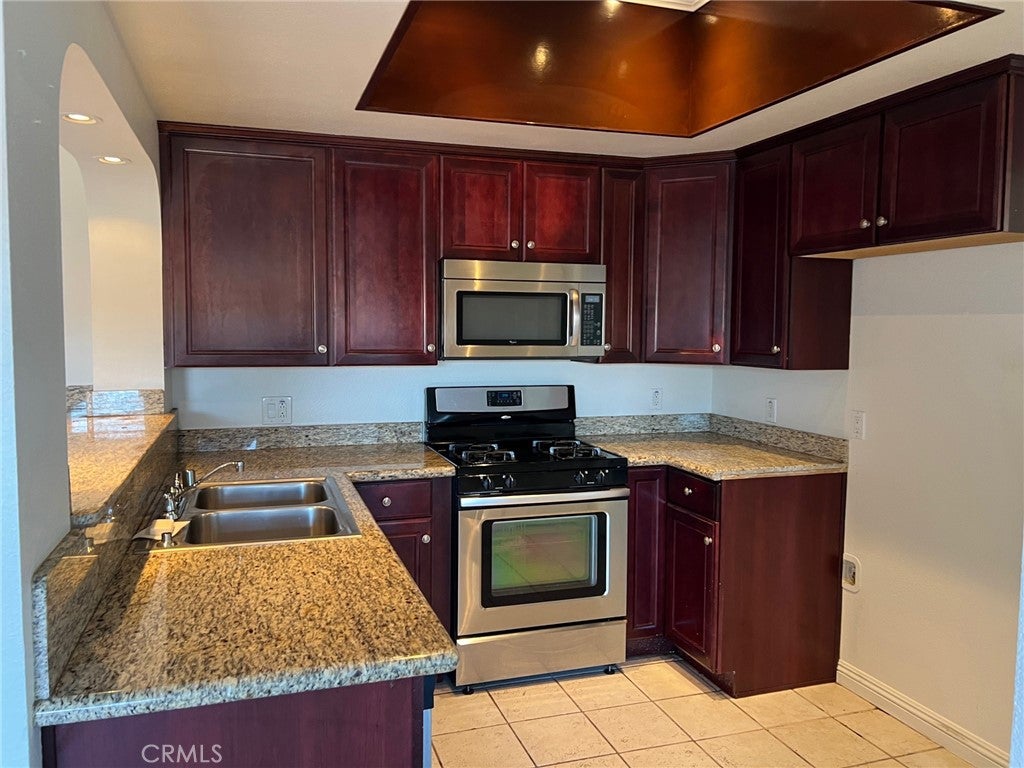 10943 Laurel Canyon C-20