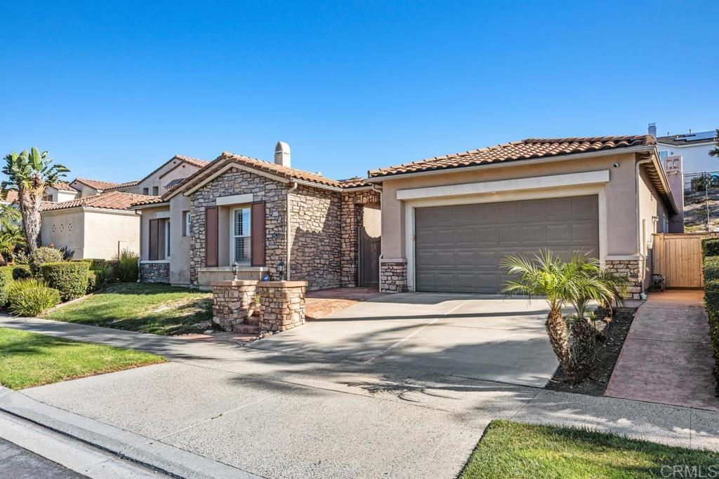 1001 White Alder Avenue
