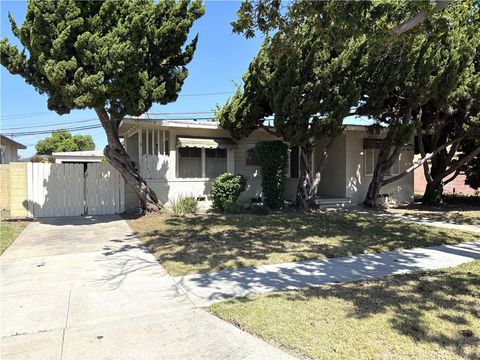 Photo of 2771 Rutgers Ave, Long Beach, CA 90815 (MLS # PW26084128)