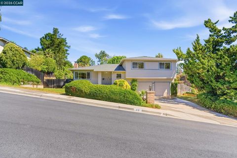 Photo of 26 Greendell Pl Pl, Pleasant Hill, CA 94523 (MLS # 41129892)