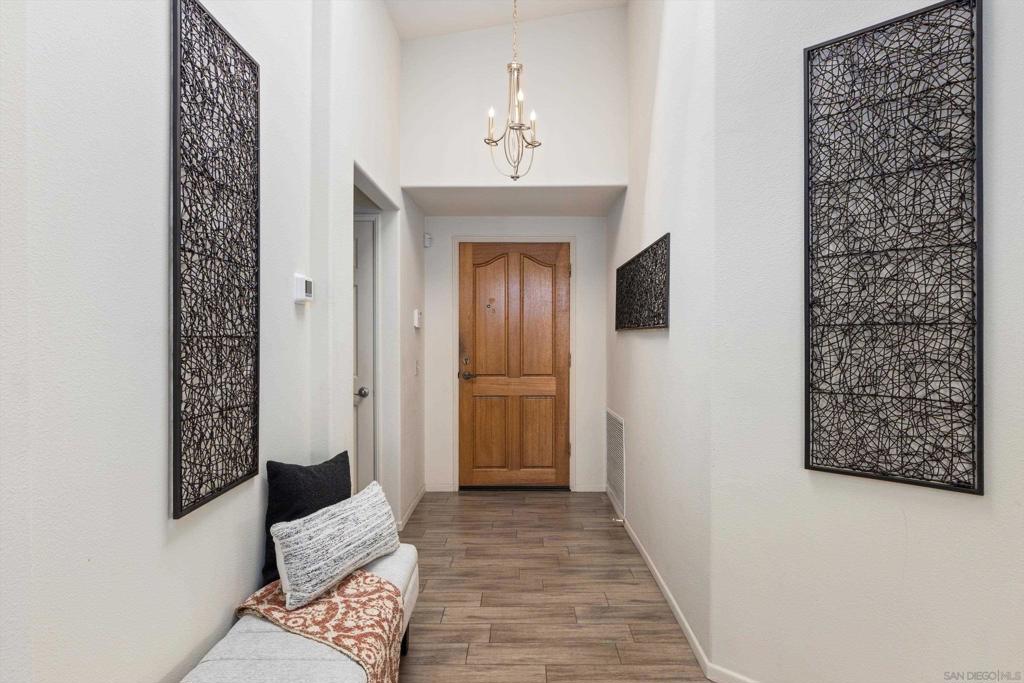 18006 Calle Estepona