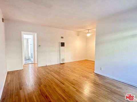 Photo of 1420 17th Street #3, Santa Monica, CA 90404 (MLS # 25626513)