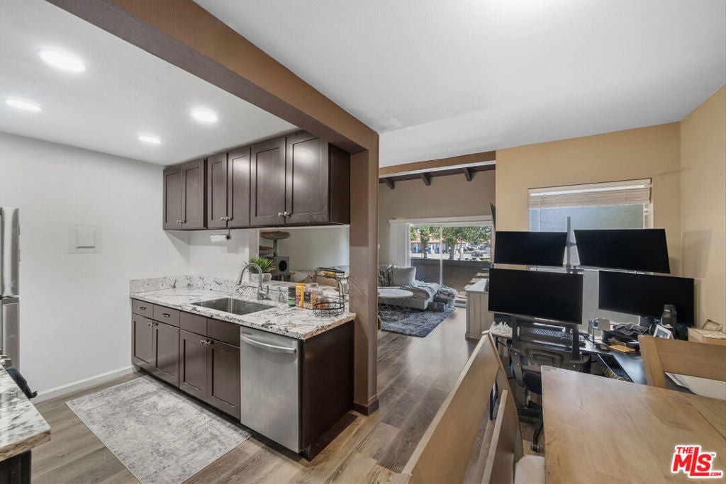 6351 Riverside Drive 22