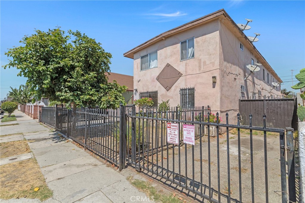 Tremendous upside potential. The property has (6) 2 bedrooms and (2) studios. The apartment is just 9 minutes east of USC. This is part of a portfolio sale. The other property is 2049 Las Vegas Ave. Pomona, a ten-unit building comprised of (9) 2 bedrooms and (1) 3 bedrooms. The properties can be sold individually but must close concurrently with the other property.