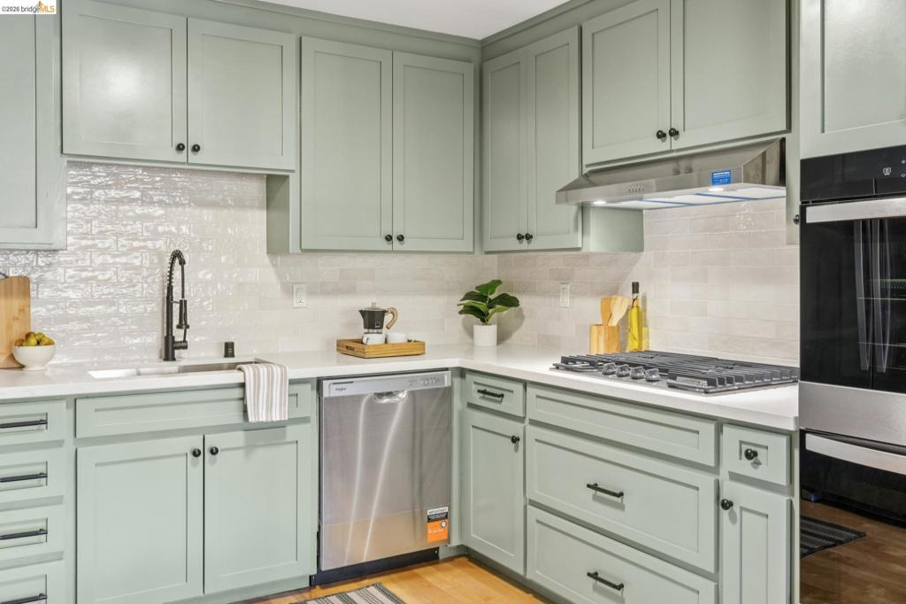 Properties 4 60 Malta Dr