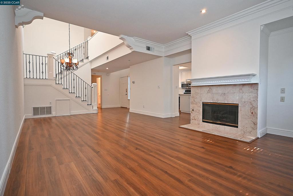 S.CA LAKES - Residential Lease
