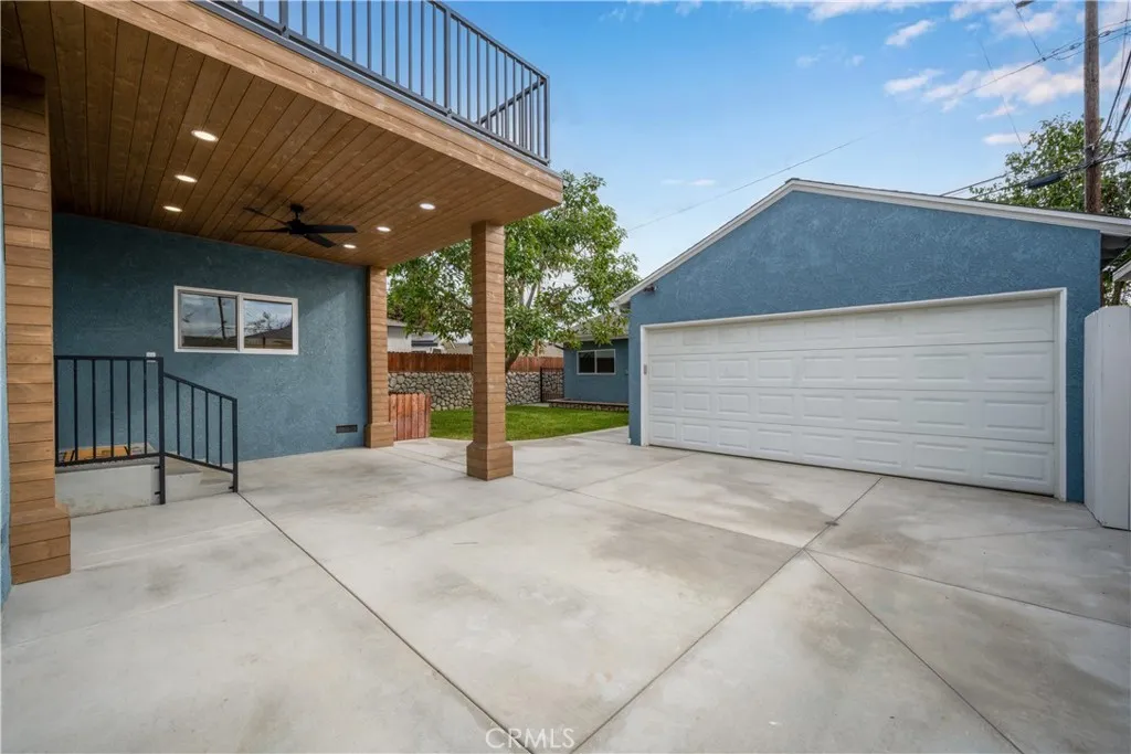 Lakewood, California 90713, United States, 4 Bedrooms Bedrooms, ,3 BathroomsBathrooms,Residential,Active,244620