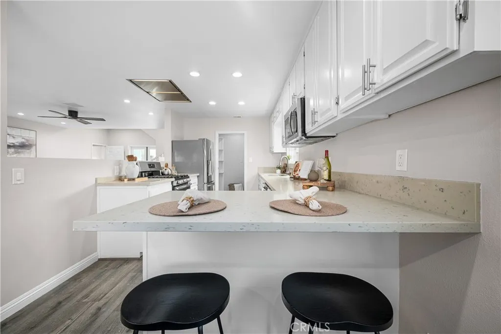 Lakewood, California 90713, United States, 4 Bedrooms Bedrooms, ,3 BathroomsBathrooms,Residential,Active,244620