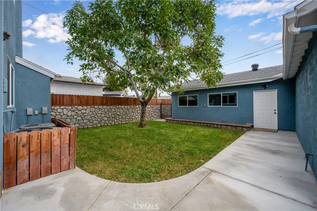 Lakewood, California 90713, United States, 4 Bedrooms Bedrooms, ,3 BathroomsBathrooms,Residential,Active,244620