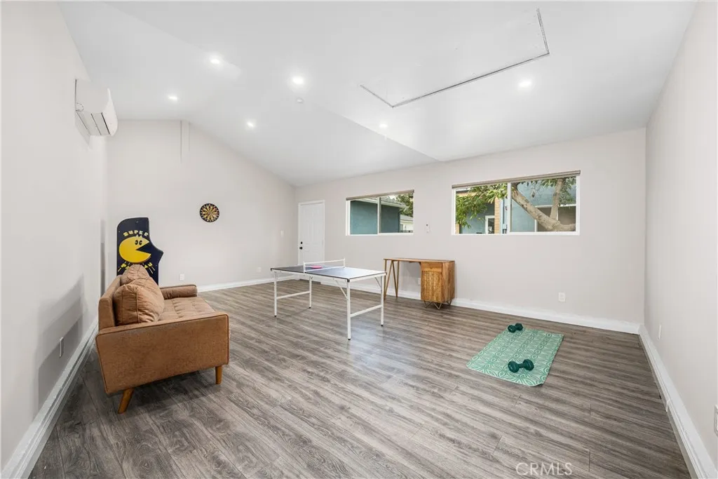 Lakewood, California 90713, United States, 4 Bedrooms Bedrooms, ,3 BathroomsBathrooms,Residential,Active,244620