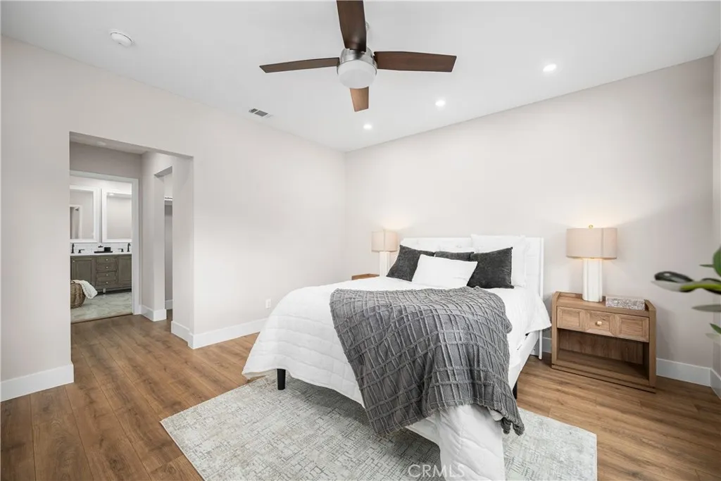 Lakewood, California 90713, United States, 4 Bedrooms Bedrooms, ,3 BathroomsBathrooms,Residential,Active,244620