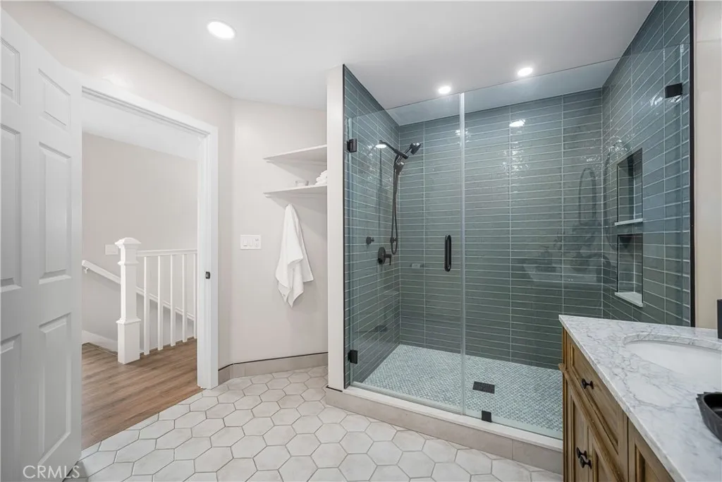 Lakewood, California 90713, United States, 4 Bedrooms Bedrooms, ,3 BathroomsBathrooms,Residential,Active,244620