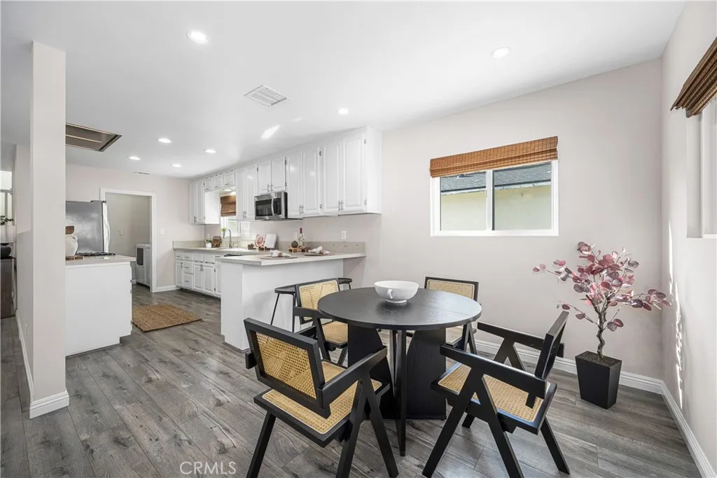 Lakewood, California 90713, United States, 4 Bedrooms Bedrooms, ,3 BathroomsBathrooms,Residential,Active,244620