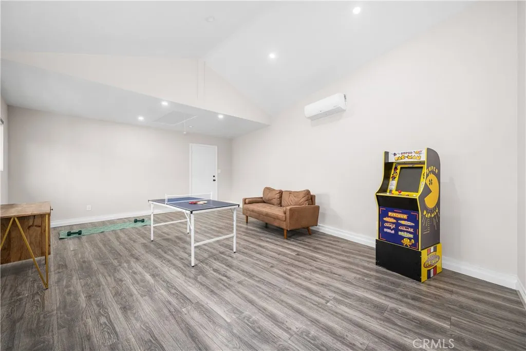 Lakewood, California 90713, United States, 4 Bedrooms Bedrooms, ,3 BathroomsBathrooms,Residential,Active,244620