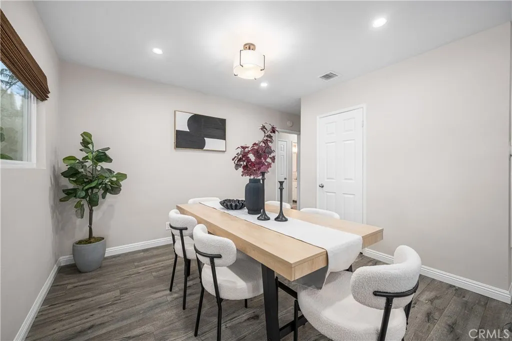 Lakewood, California 90713, United States, 4 Bedrooms Bedrooms, ,3 BathroomsBathrooms,Residential,Active,244620