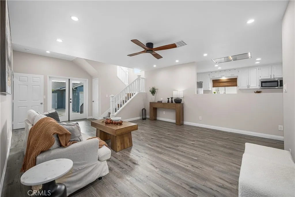 Lakewood, California 90713, United States, 4 Bedrooms Bedrooms, ,3 BathroomsBathrooms,Residential,Active,244620