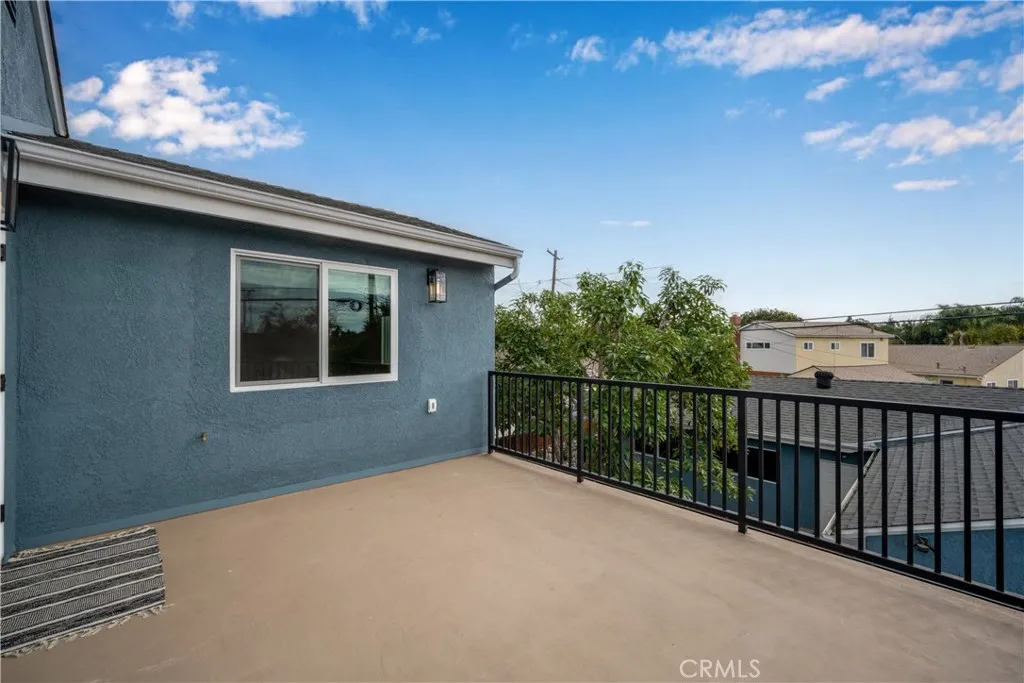 Lakewood, California 90713, United States, 4 Bedrooms Bedrooms, ,3 BathroomsBathrooms,Residential,Active,244620