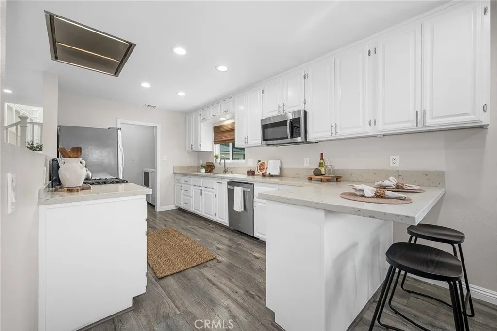 Lakewood, California 90713, United States, 4 Bedrooms Bedrooms, ,3 BathroomsBathrooms,Residential,Active,244620