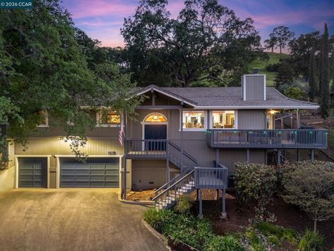 Photo of 5795 Lewis Way, Concord, CA 94521 (MLS # 41127413)