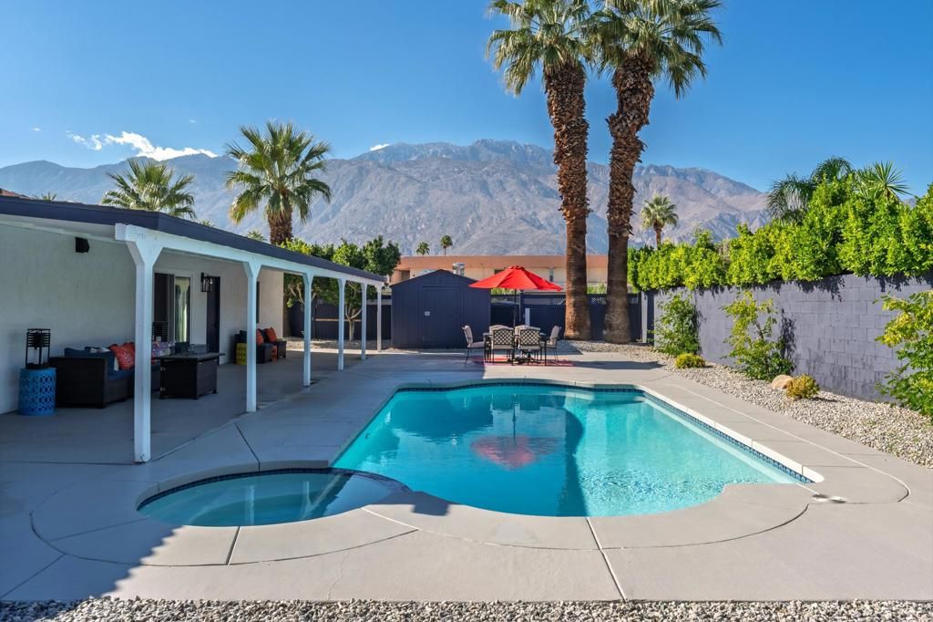 Photo of 1820 E Park Drive, Palm Springs, CA 92262 (MLS # 219139173DA)