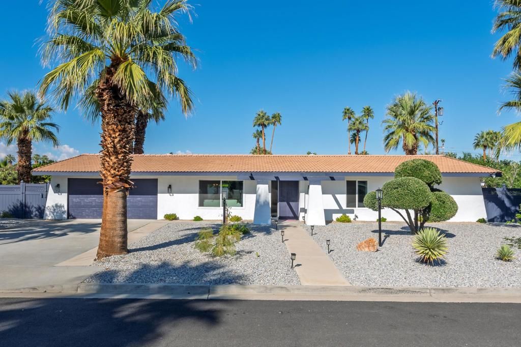 Photo of 1820 E Park Drive, Palm Springs, CA 92262 (MLS # 219139173DA)