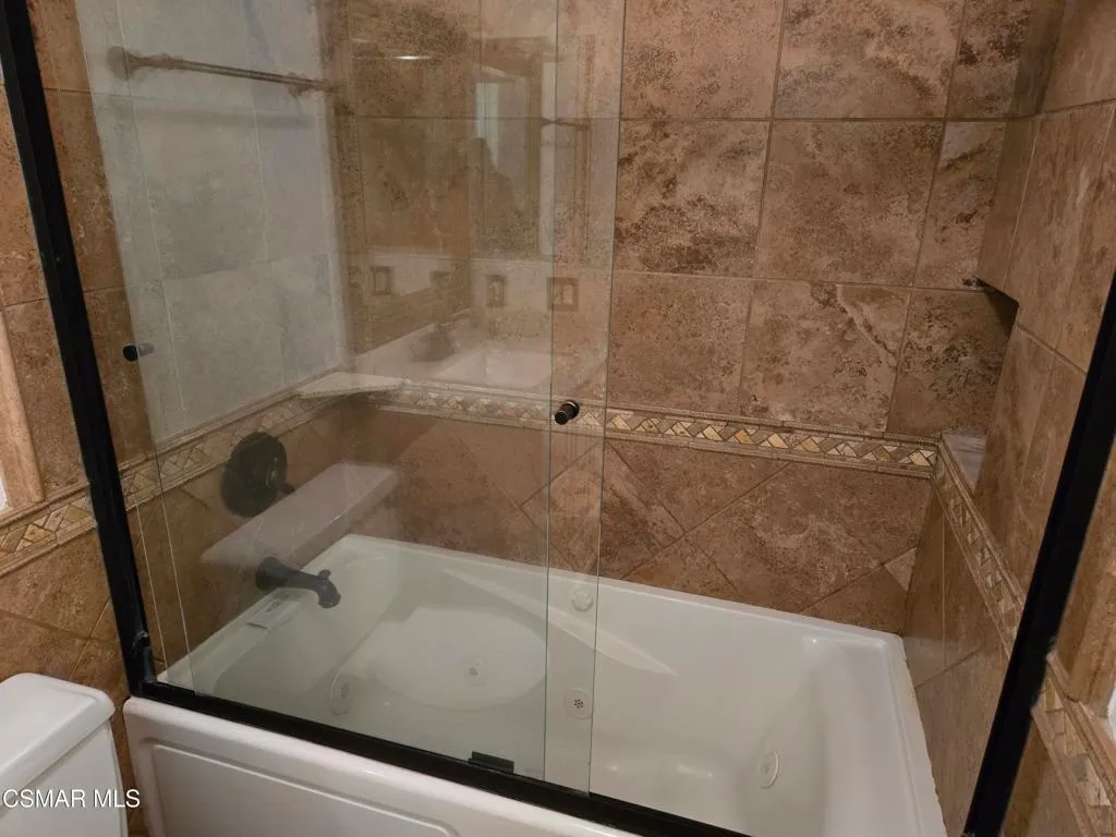 Westlake Village, California 91361, United States, 3 Bedrooms Bedrooms, ,2 BathroomsBathrooms,Residential,Active,200804