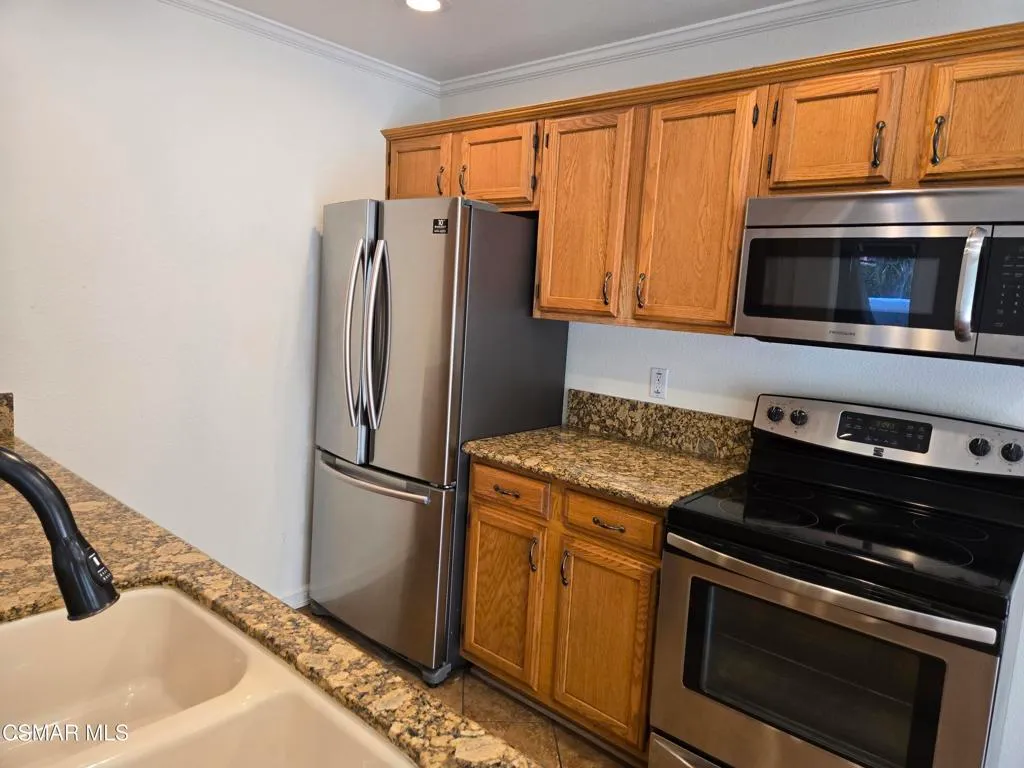 Westlake Village, California 91361, United States, 3 Bedrooms Bedrooms, ,2 BathroomsBathrooms,Residential,Active,200804